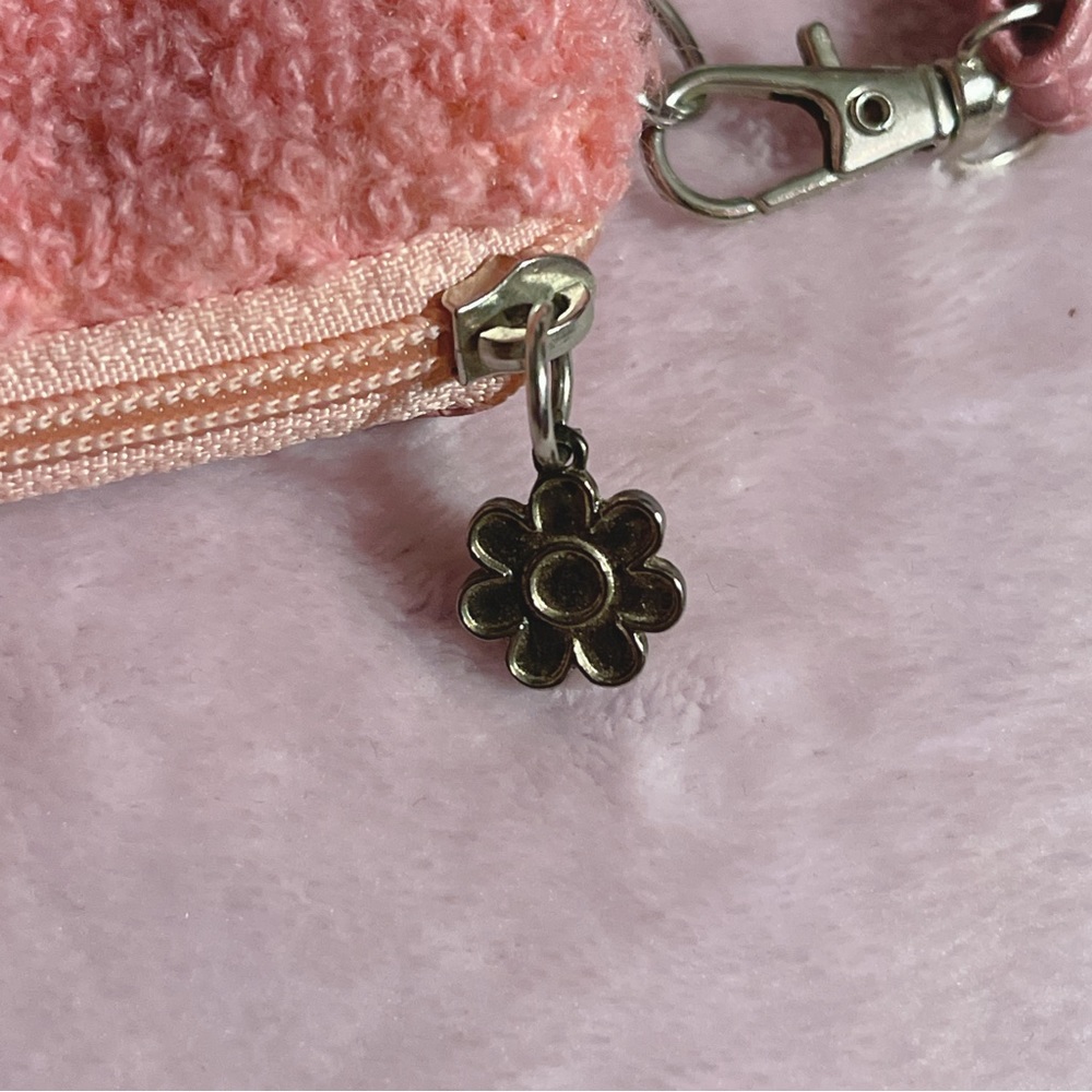 Pink Fuzzy Large Daisy Wristlet Bag - Picture 5 of 10